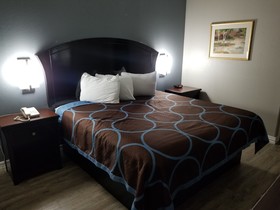Executive Inn & Suites