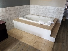 Executive Inn & Suites