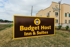 Budget Host Inn & Suites Sugar Land