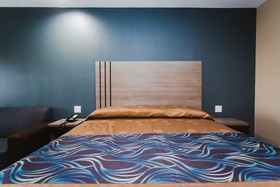 Budget Host Inn & Suites Sugar Land