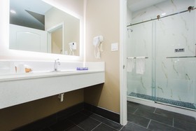 Budget Host Inn & Suites Sugar Land