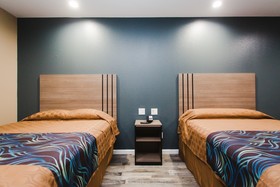 Budget Host Inn & Suites Sugar Land