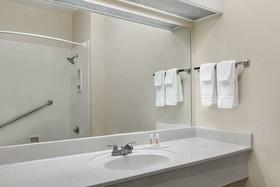 Holiday Inn Express & Suites Sulphur Springs