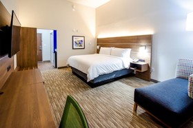 Holiday Inn Express & Suites Taylor