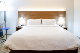 Holiday Inn Express & Suites Taylor