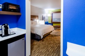 Holiday Inn Express & Suites Taylor