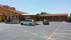 Taylor Village Inn