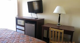 Taylor Village Inn