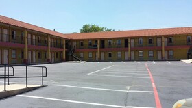 Taylor Village Inn