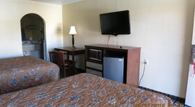 Taylor Village Inn