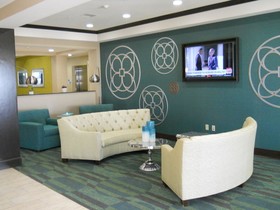 Holiday Inn Express & Suites Temple - Medical Center Area
