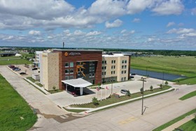 La Quinta Inn & Suites by Wyndham Terrell