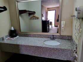 Budget Inn