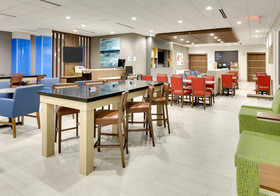 Holiday Inn Express & Suites Plano The Colony