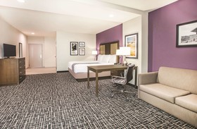 La Quinta Inn & Suites by Wyndham Dallas Plano - The Colony