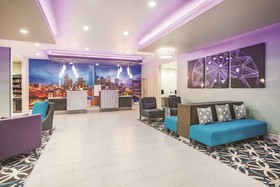 La Quinta Inn & Suites by Wyndham Dallas Plano - The Colony