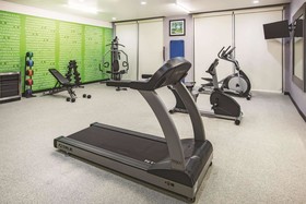 La Quinta Inn & Suites by Wyndham Dallas Plano - The Colony