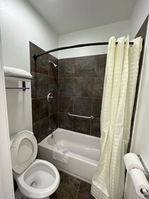Bass Inn Motel