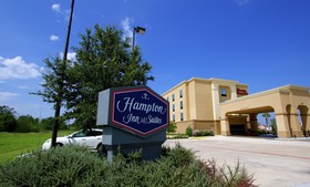 Hampton Inn & Suites Tomball