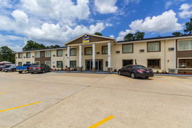 Scottish Inn & Suites