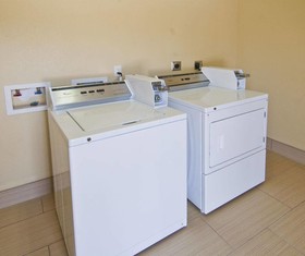 Executive Inn And Suites