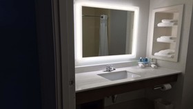 Holiday Inn Express & Suites Tyler North