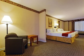 Holiday Inn Express & Suites Tyler North