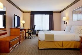 Holiday Inn Express & Suites Tyler North