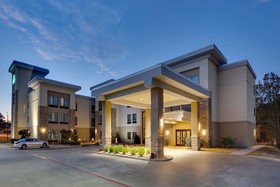 La Quinta Inn & Suites by Wyndham Tyler - University Area