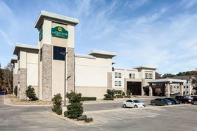 La Quinta Inn & Suites by Wyndham Tyler - University Area
