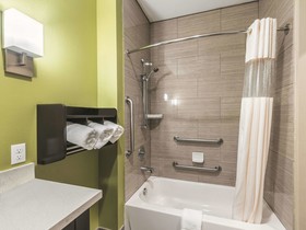 La Quinta Inn & Suites by Wyndham Tyler - University Area