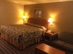 Super 8 by Wyndham Tyler TX