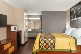Super 8 by Wyndham Universal City