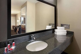 Super 8 by Wyndham Universal City