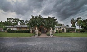 Live Oaks Bed and Breakfast