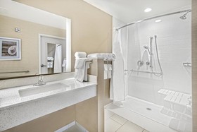 Fairfield Inn & Suites Van