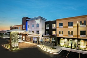 Fairfield Inn & Suites Van