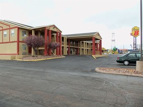 Super 8 by Wyndham Van Horn