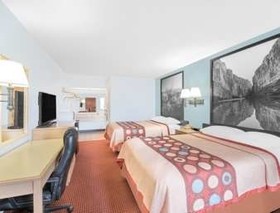Super 8 by Wyndham Van Horn