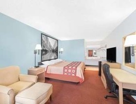 Super 8 by Wyndham Van Horn