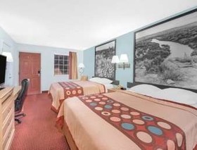 Super 8 by Wyndham Van Horn