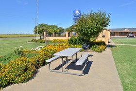 Route 66 Inn & Suites by OYO Vega Tx
