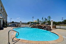 Best Western Plus Victoria Inn & Suites