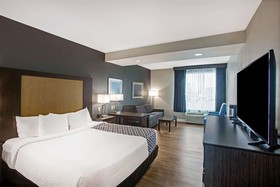 La Quinta Inn & Suites by Wyndham Victoria - South