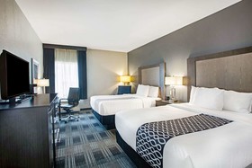 La Quinta Inn & Suites by Wyndham Victoria - South
