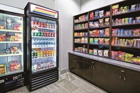 La Quinta Inn & Suites by Wyndham Victoria - South