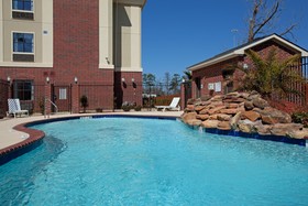 Holiday Inn Express & Suites Vidor South