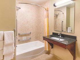 La Quinta Inn & Suites by Wyndham Woodway - Waco South
