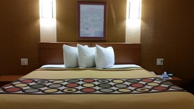 Super 8 by Wyndham Waco/Mall area TX