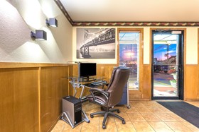 Super 8 by Wyndham Waco University Area